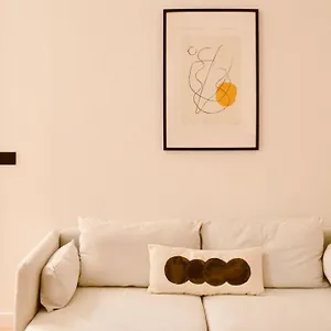 12 Aparthotel